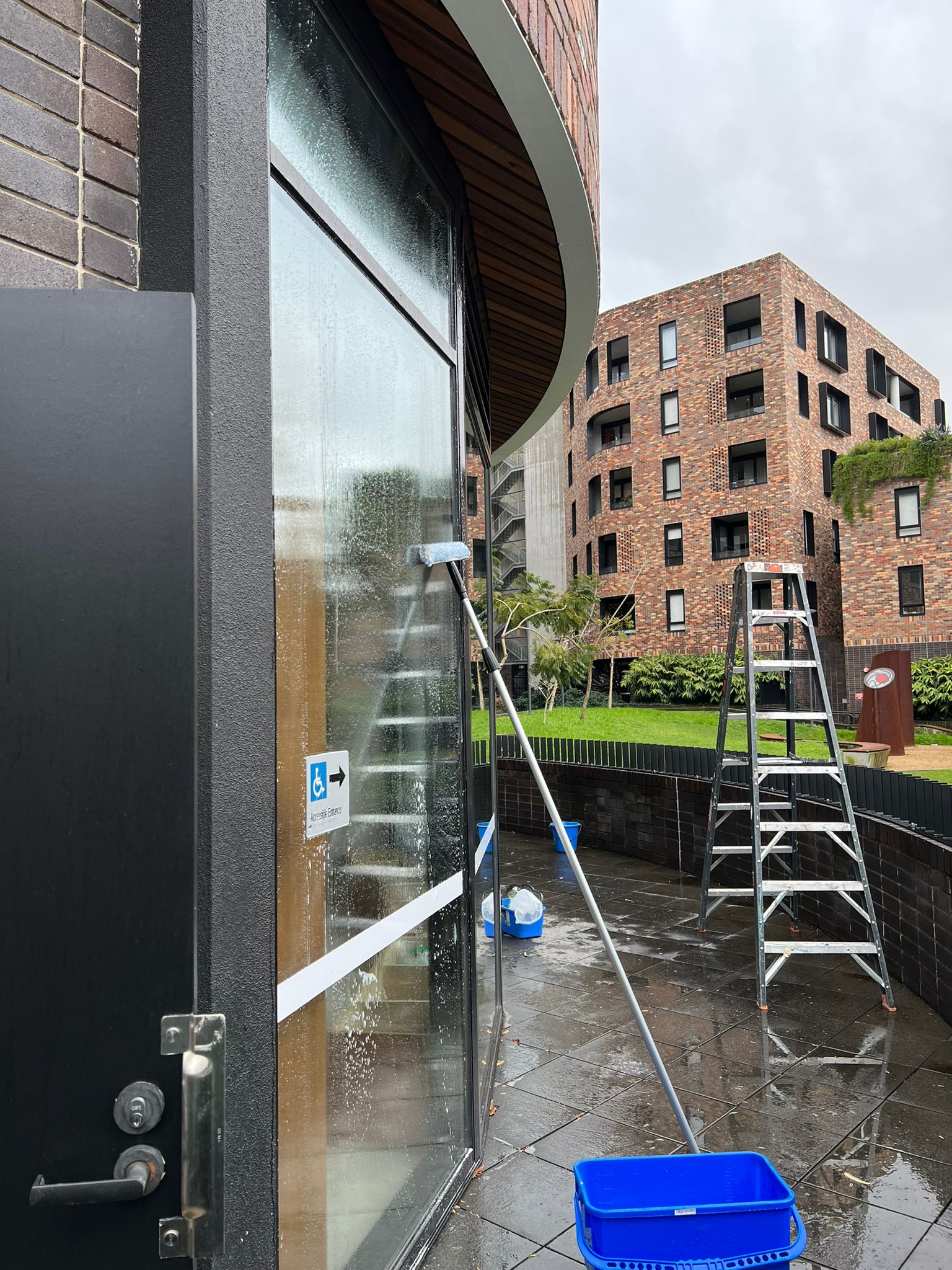 Window cleaning service company in Sydney
