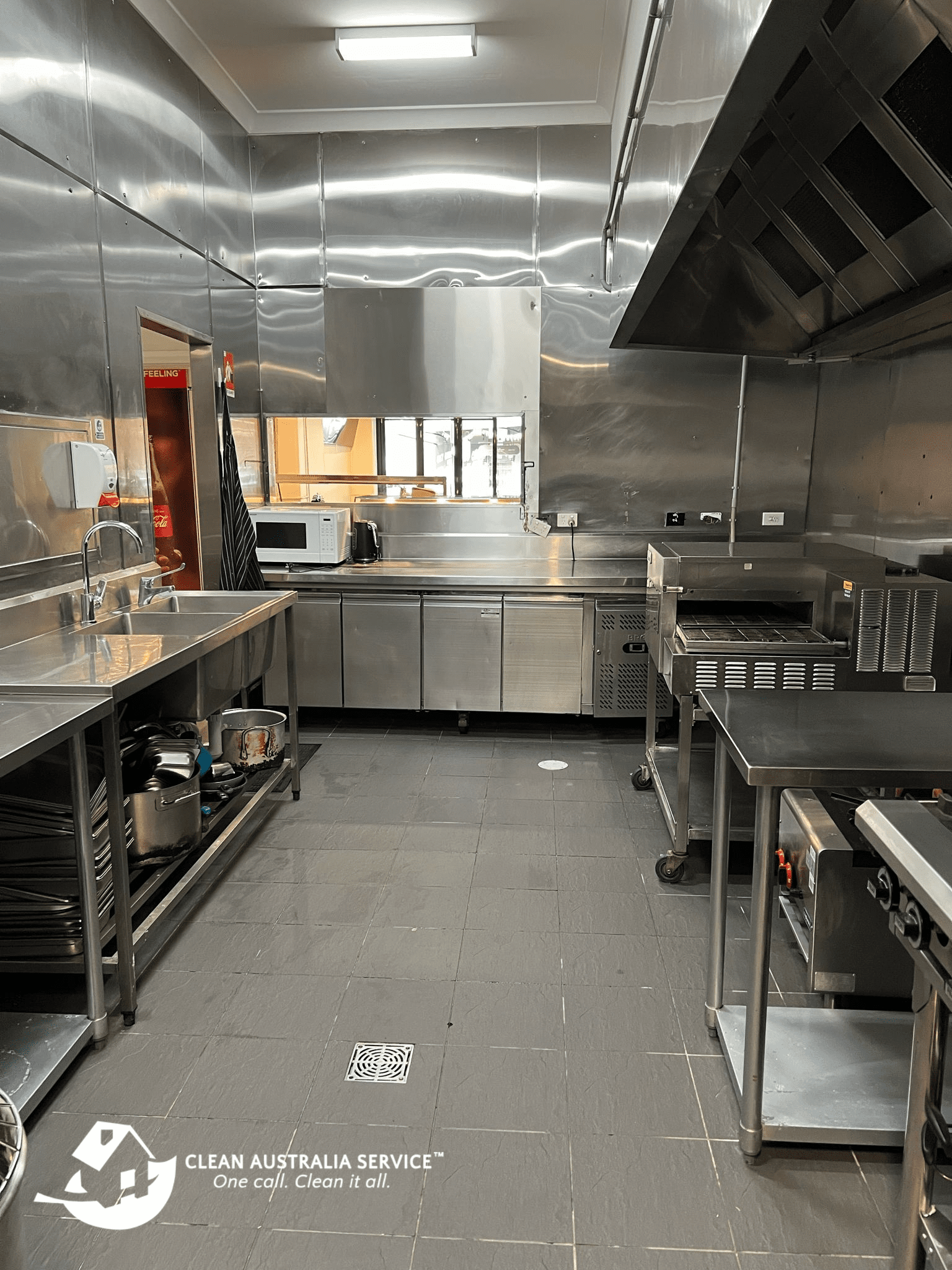 Professional Commercial Cleaning Service - Restaurant Cleaning