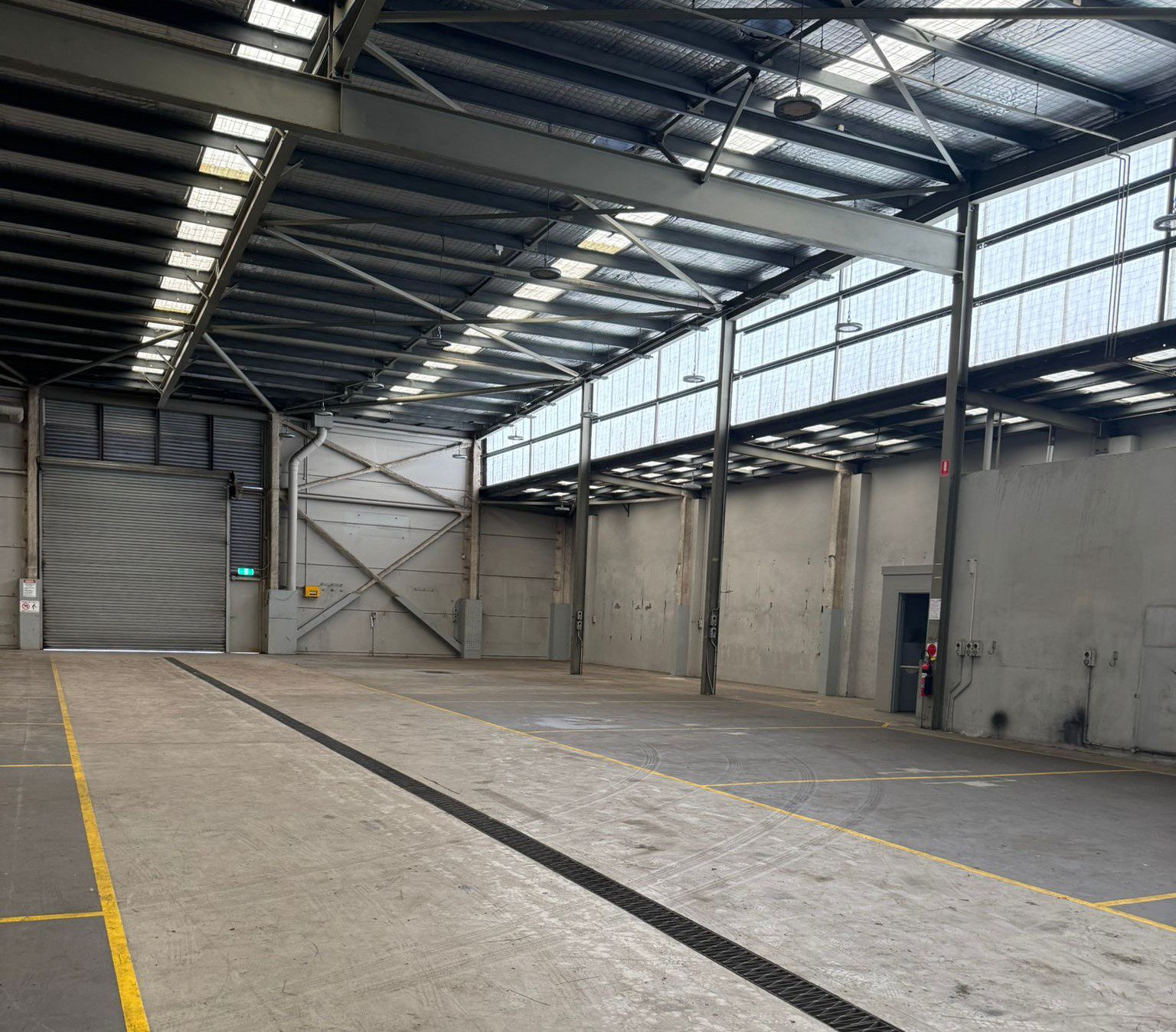 warehouse cleaning service